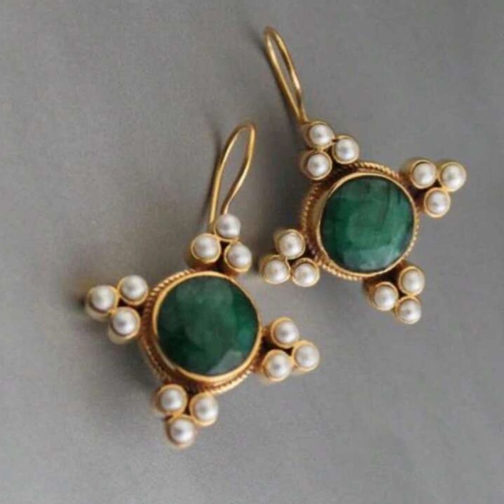 Gold and Green Earrings with Pearls Q420